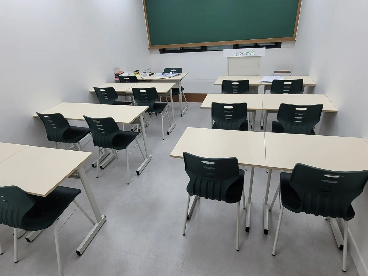 양천구 학원청소 시공 현장 — 강의실 정리