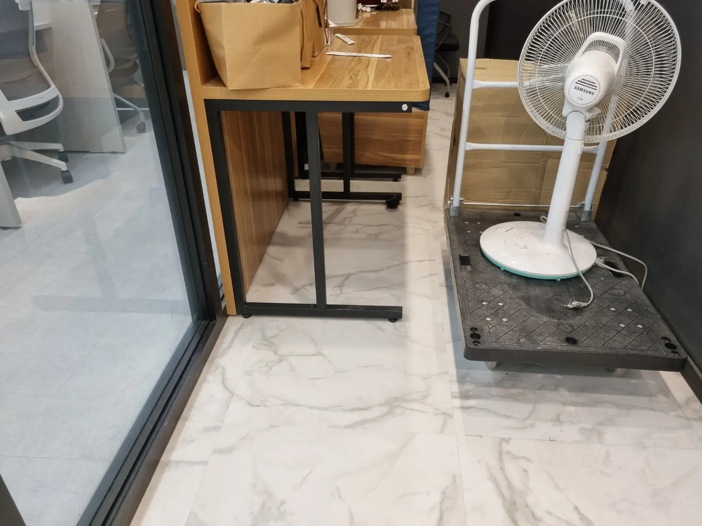 데스크·수납장 정리 — 강남구 학원청소 현장