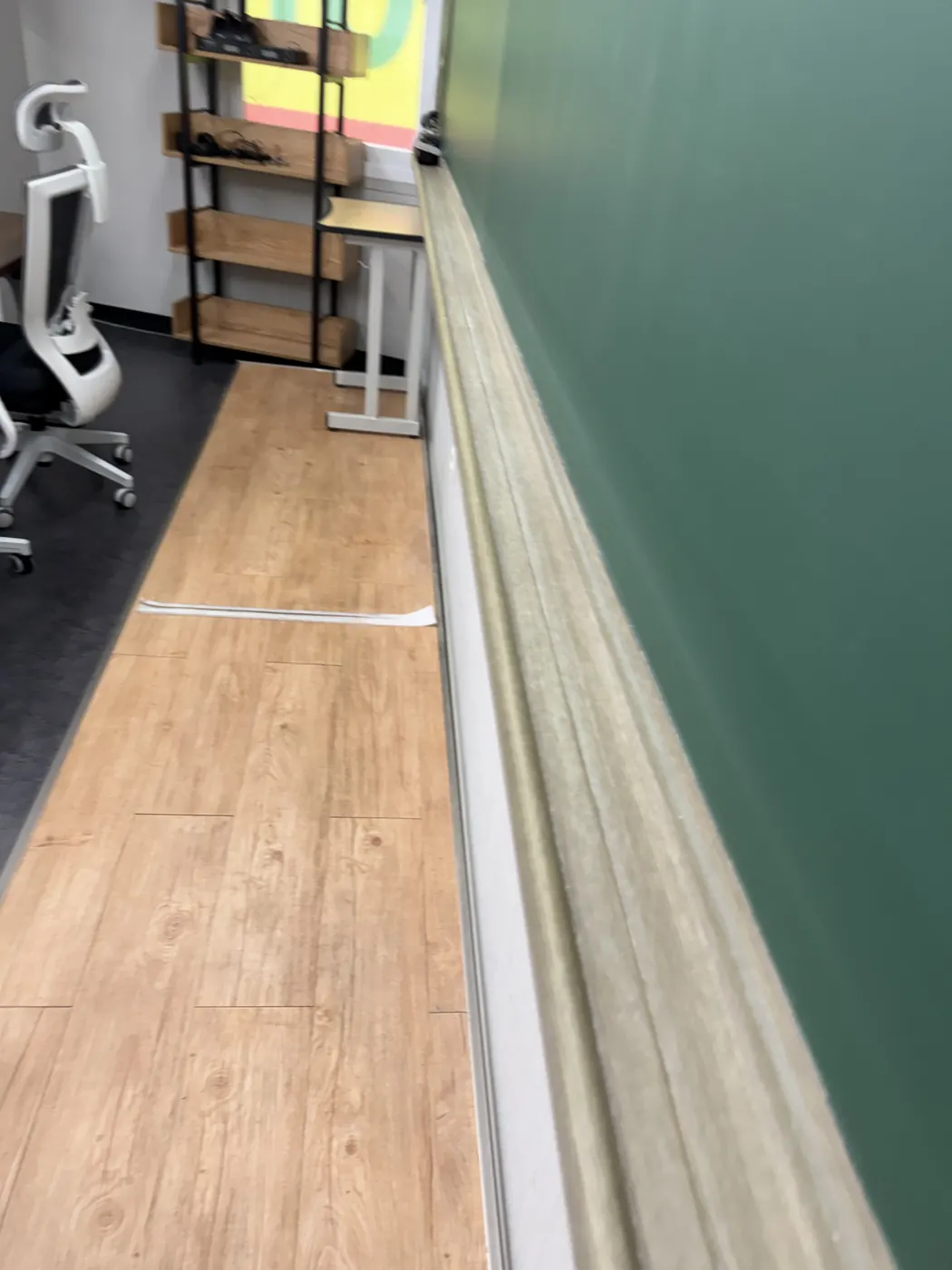 복도 바닥 관리 — 동대문구 학원청소 현장