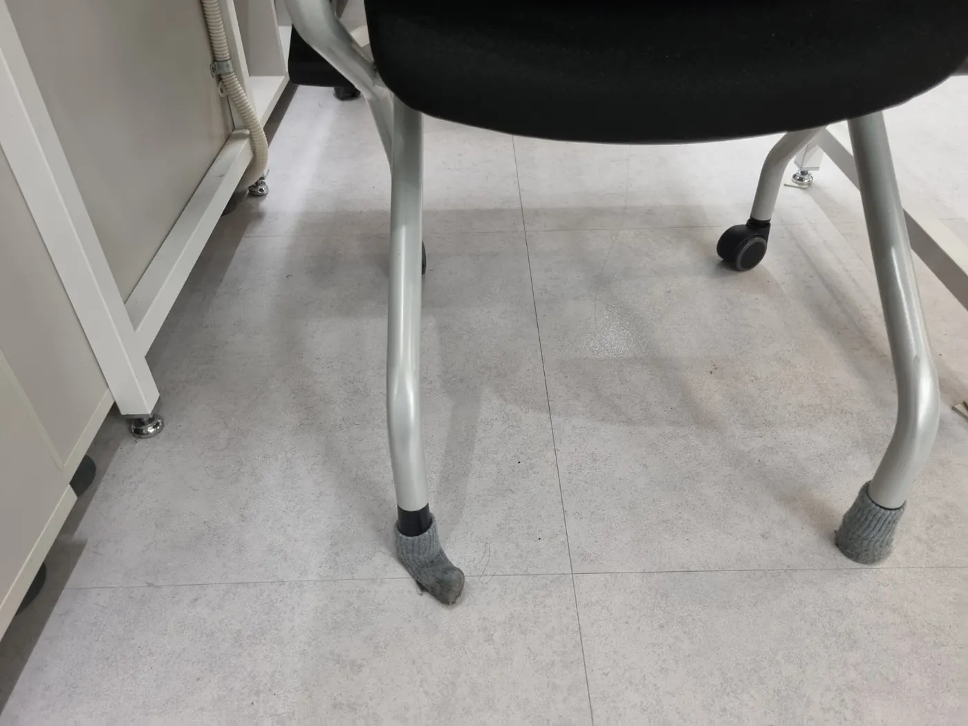 좌석 사이 바닥 — 광진구 학원청소 현장