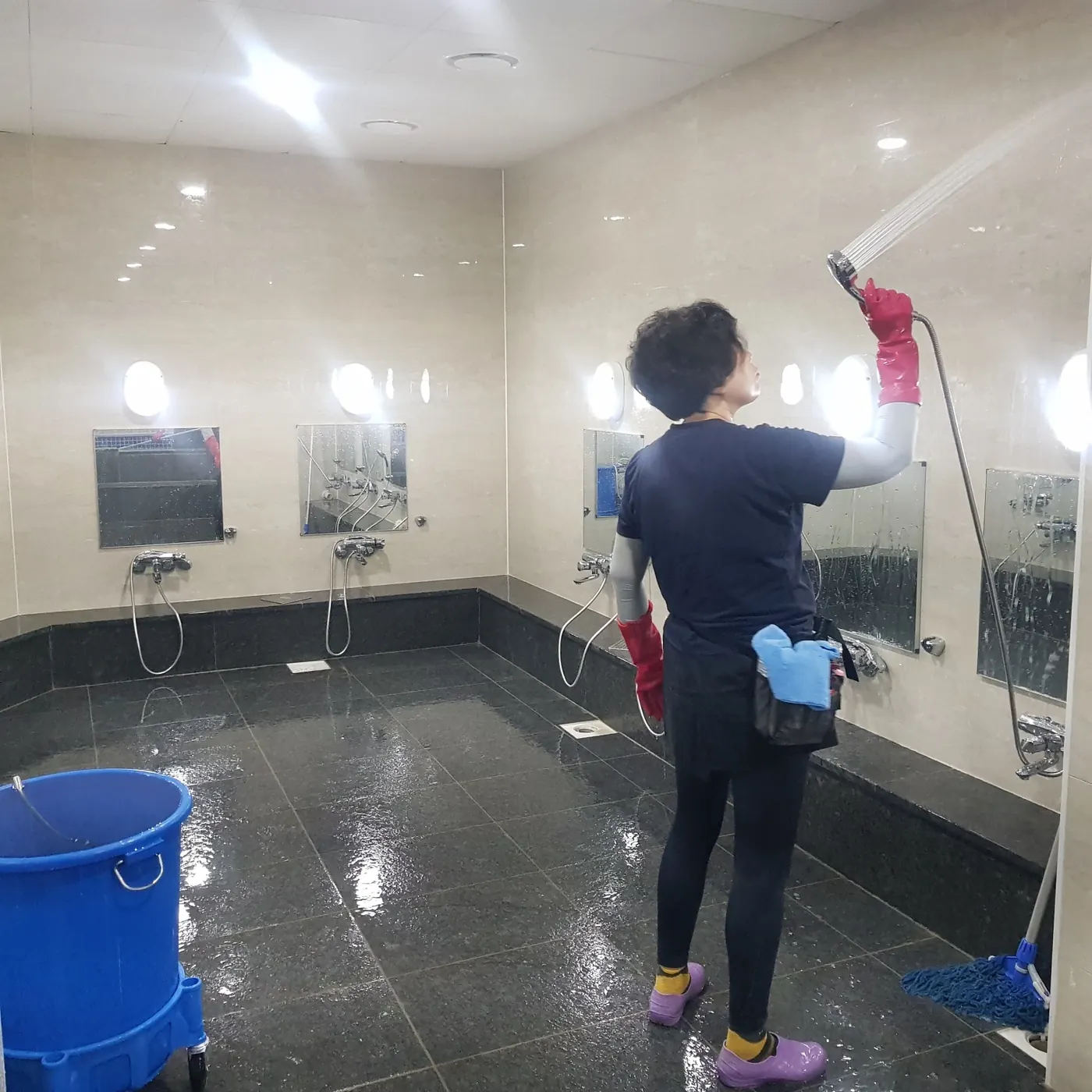 기계 세정 작업 — 동작구 목욕탕청소 현장