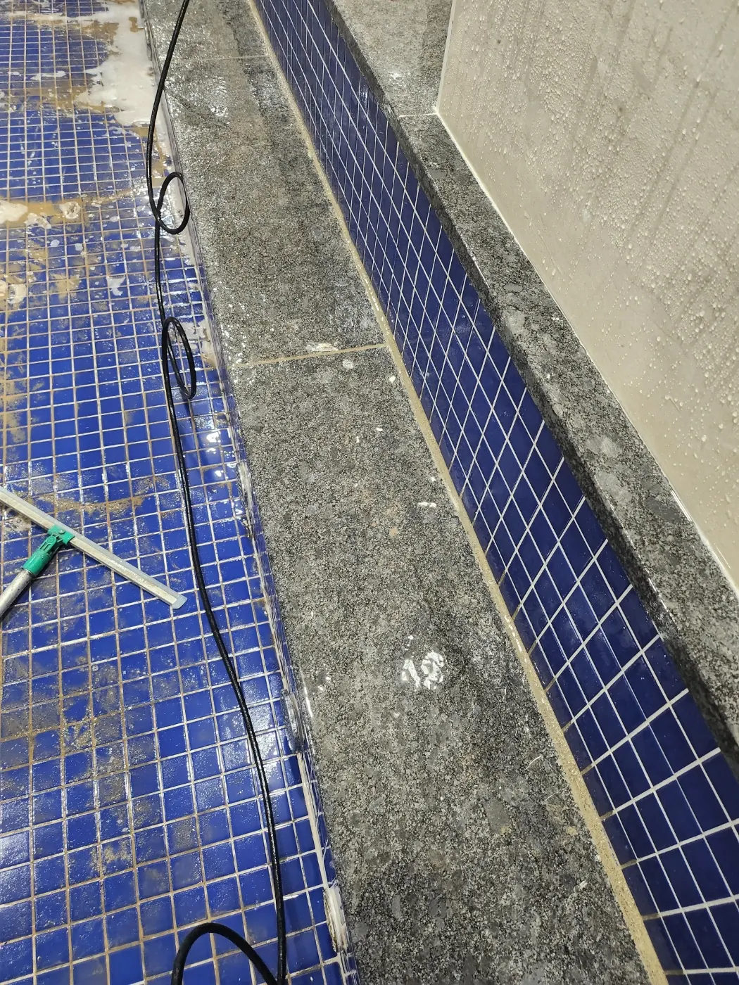 동작구 목욕탕청소 시공 현장 — 욕조 관리
