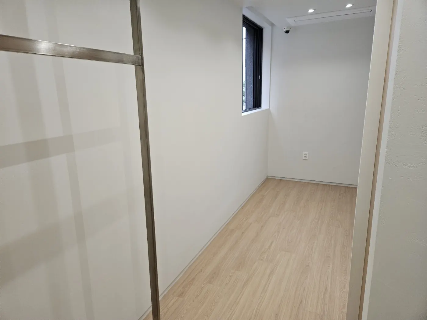 바닥 마감 상태 — 종로구 카페청소 현장