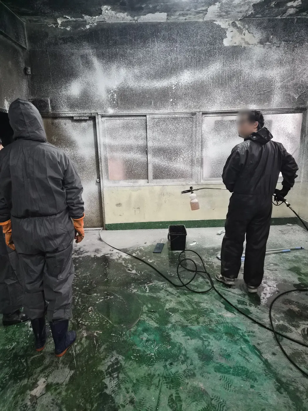 세척 진행 — 중구 화재청소 현장