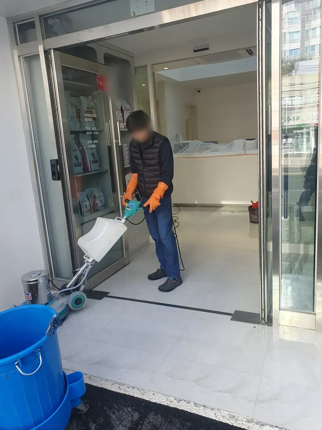 바닥 기계 세정 — 계동 병원청소 현장