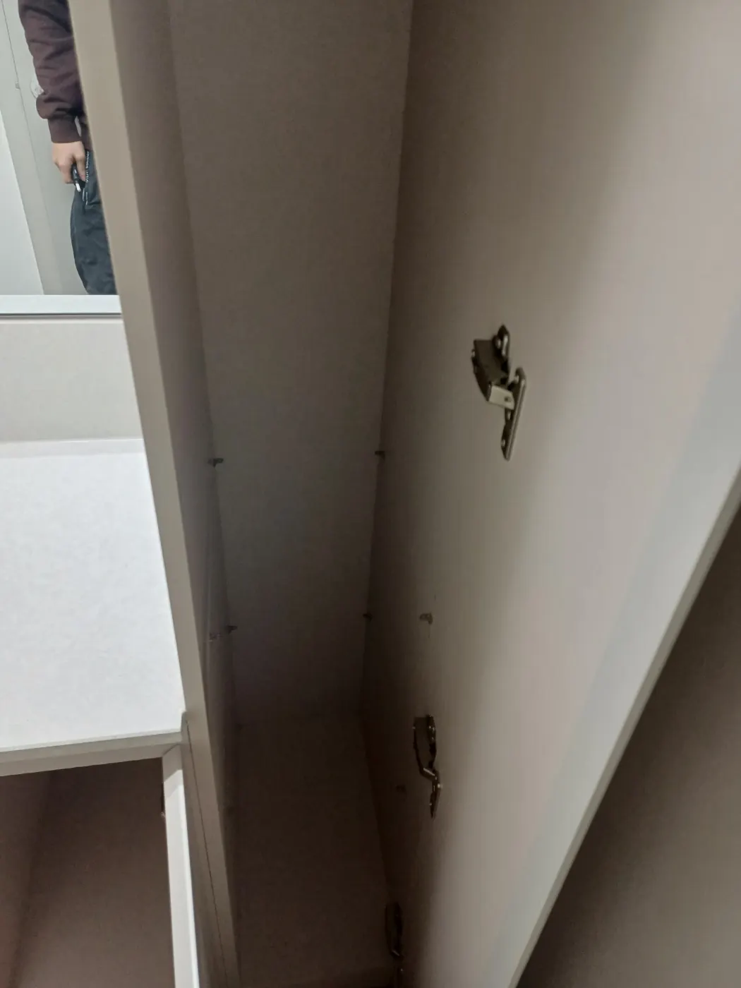 붙박이장 내부 — 동작동 입주청소 현장