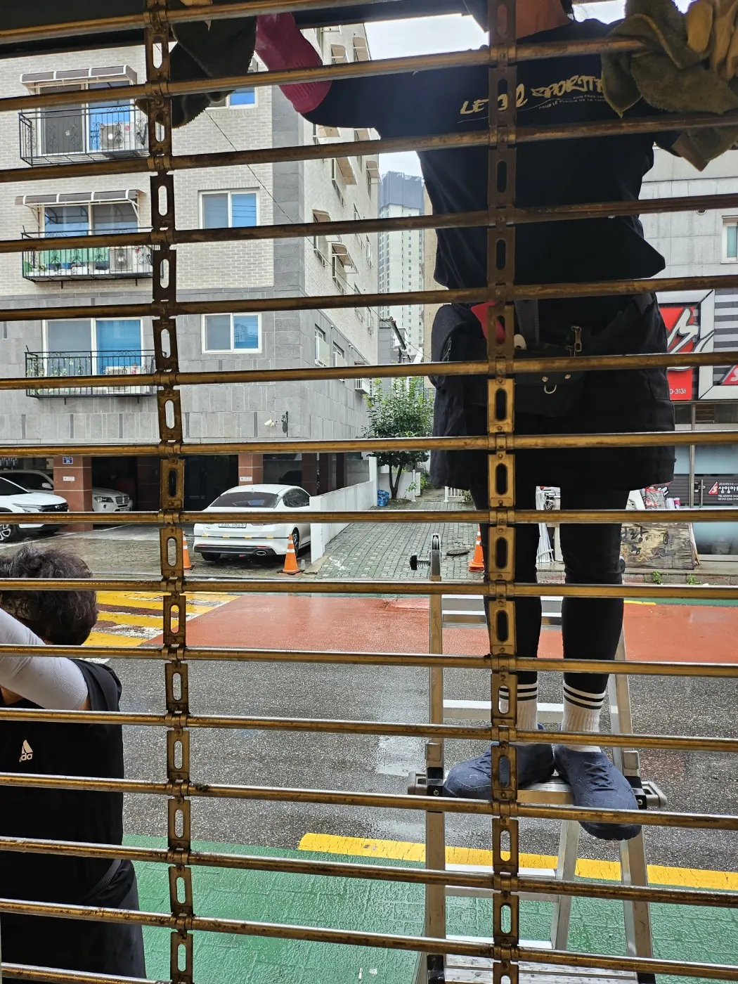 커튼월 유리 세정 — 등촌동 준공청소 현장