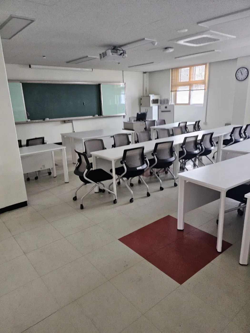 광진구 학교청소 시공 현장 — 교실 마감