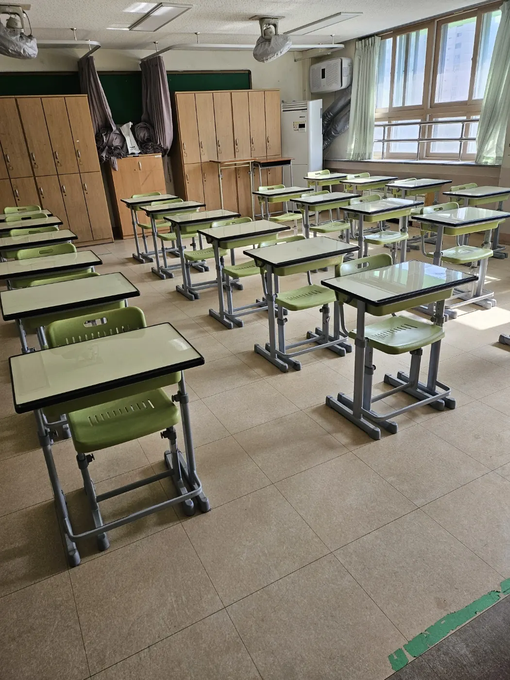 제기동 학교청소 시공 현장 — 교실 마감