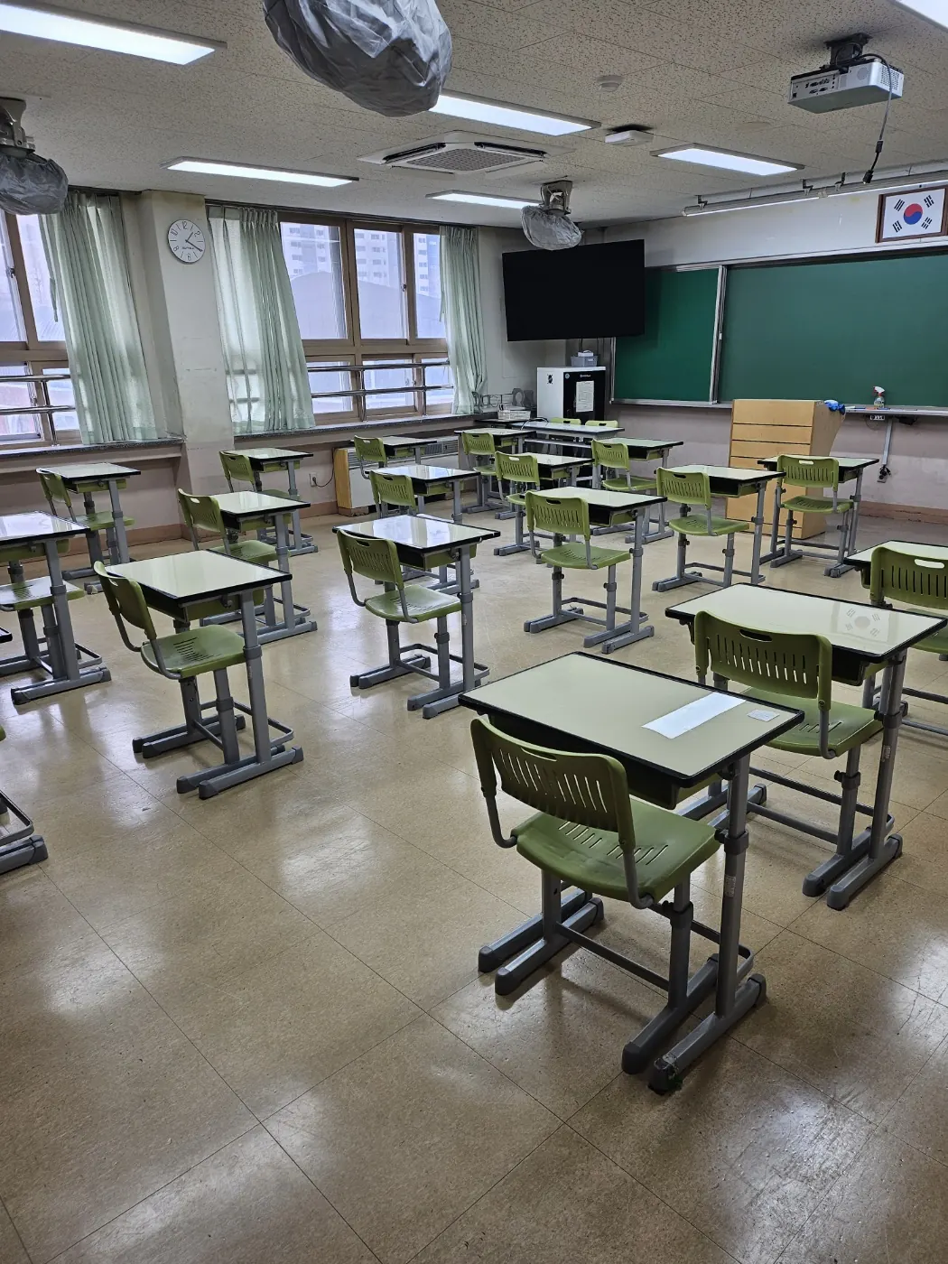 화양동 학교청소 시공 현장 — 교실 마감