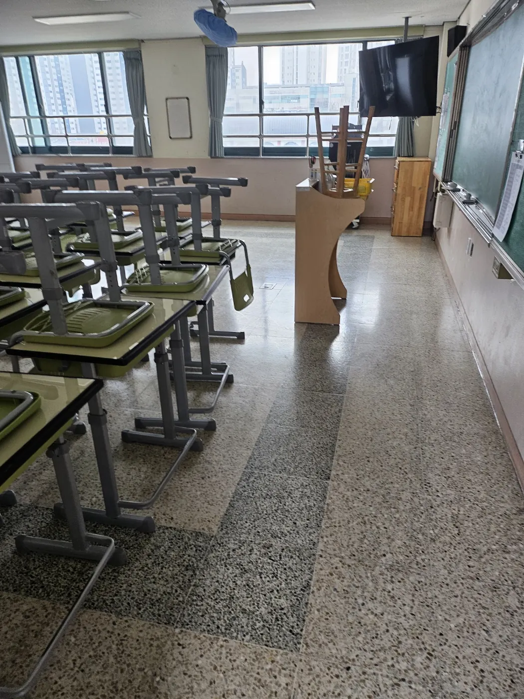 중랑구 학교청소 시공 현장 — 교실 마감