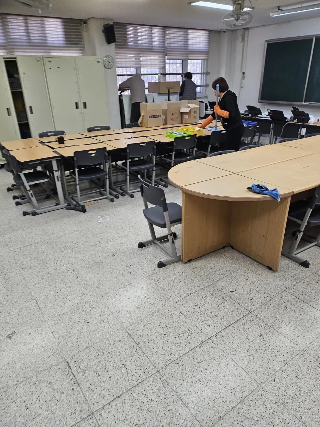 봉천동 학교청소 시공 현장 — 교실 마감