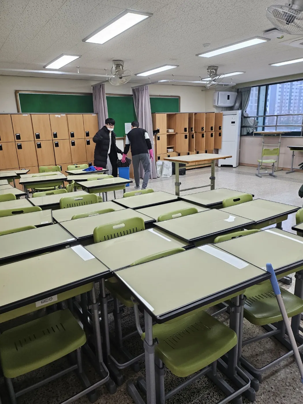동소문동2가 학교청소 시공 현장 — 교실 마감
