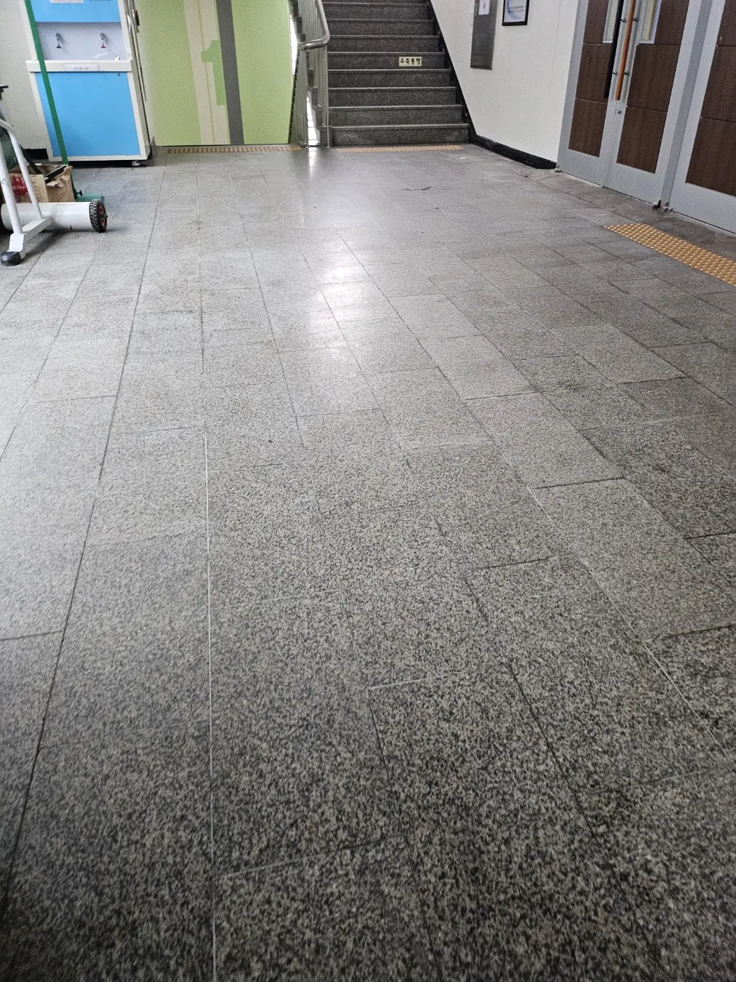 서대문구 학교청소 시공 현장 — 복도 관리