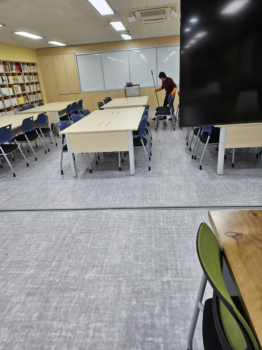 도서관 정리 — 중랑구 학교청소 현장