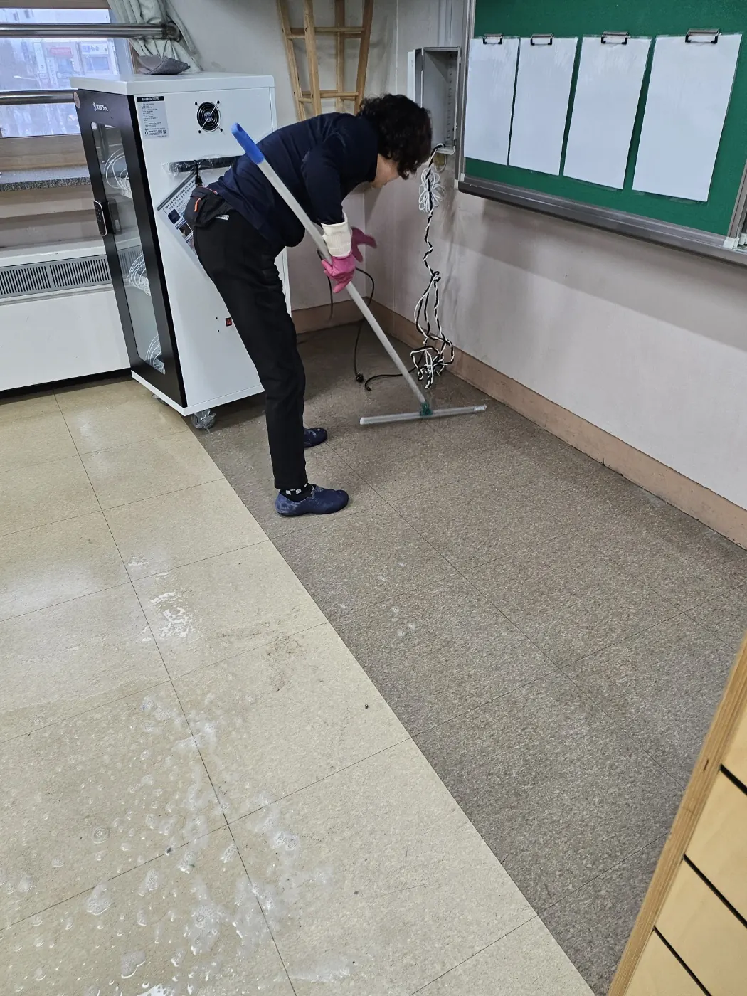 세정 진행 — 노원구 학교청소 현장