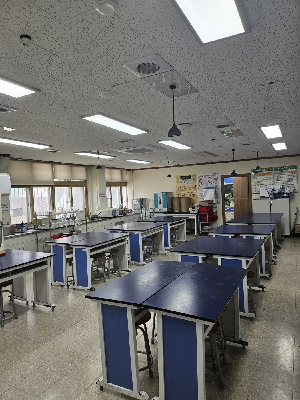 특별실 작업 — 우면동 학교청소 현장