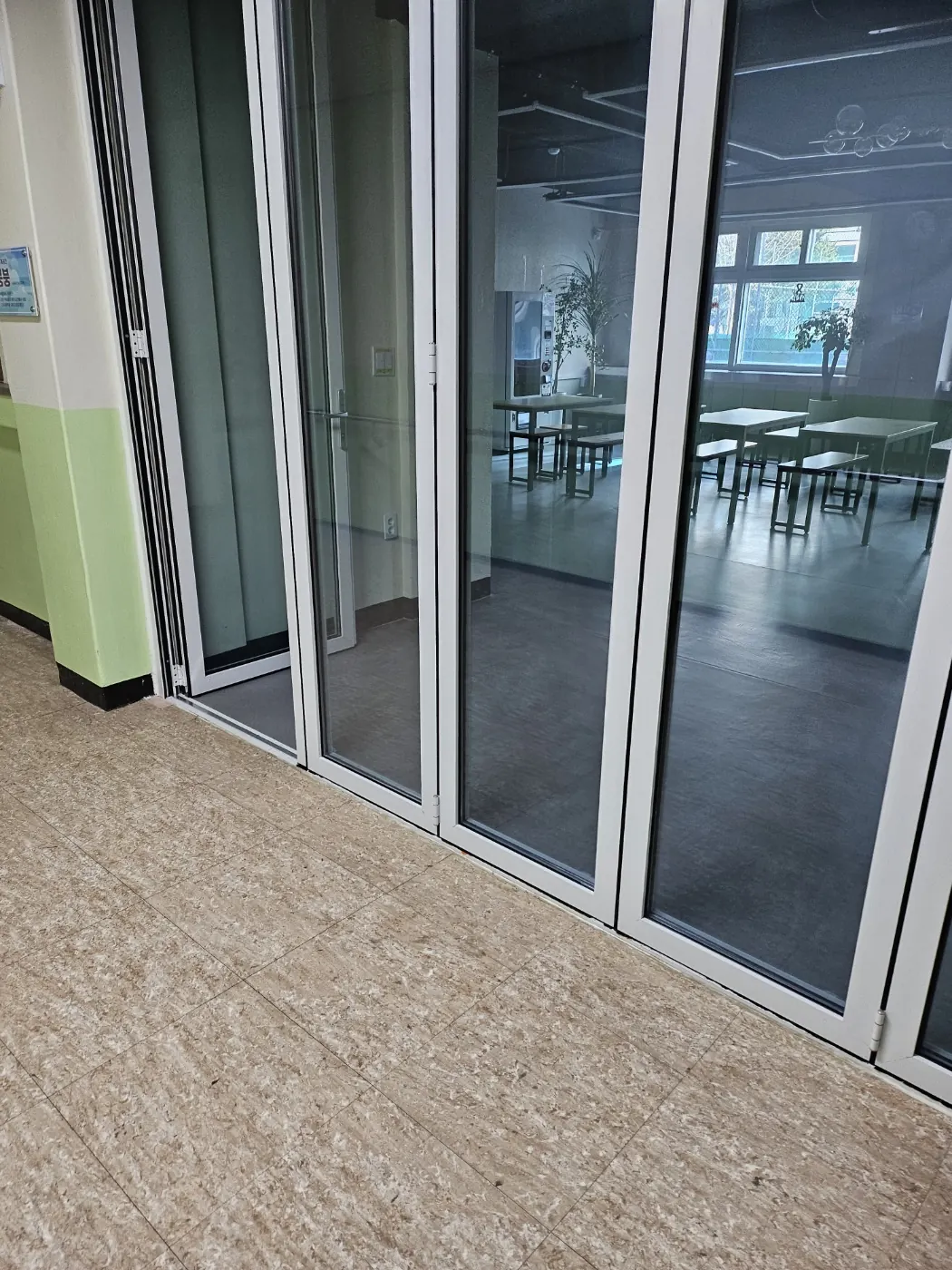 특별실 작업 — 신촌동 학교청소 현장