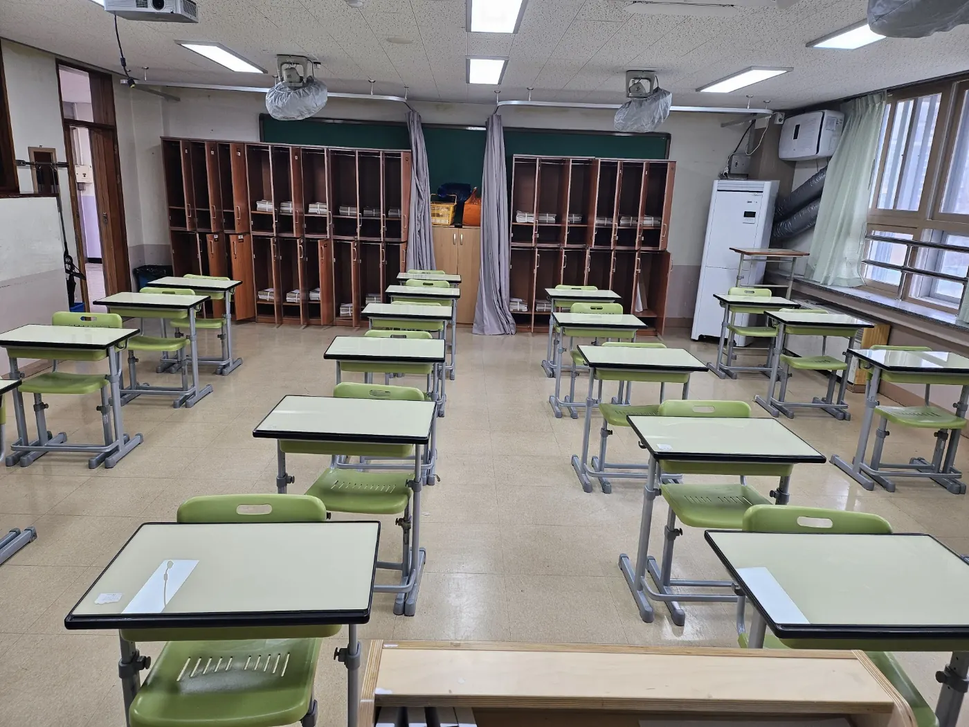 특별실 작업 — 서초구 학교청소 현장